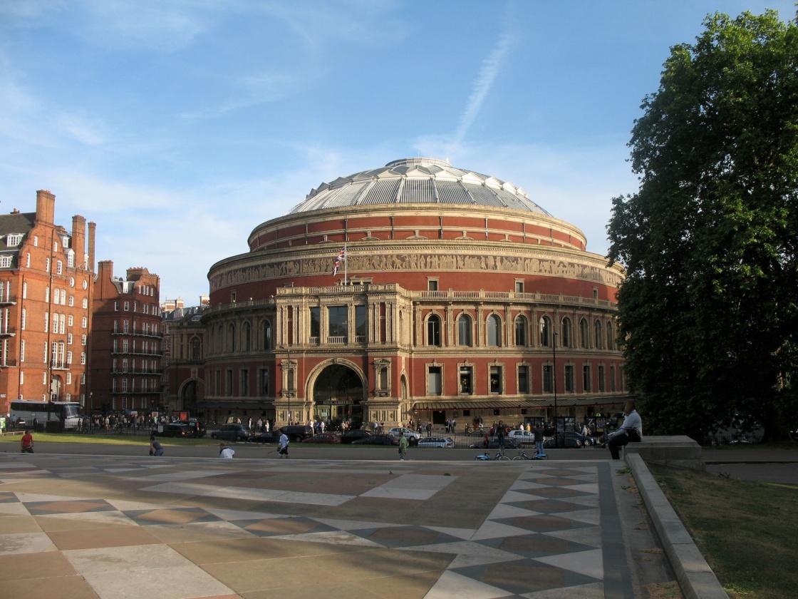 'May 2011. Royal Albert Hall, Knightsbridge, London. Historical Venue for concerts and plays' - Λονδίνο