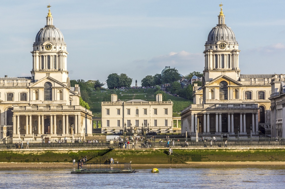 'View of Old Royal Naval College (UNESCO World Heritage Site) at sunset, Greenwich, London, UK' - Λονδίνο